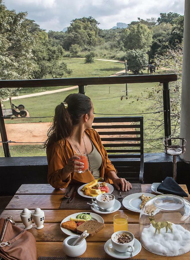 The Elephant Corridor Hotel Sigiriya Dış mekan fotoğraf